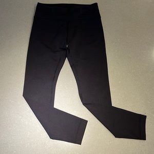 Lightly worn - black lululemon *wunder under* leggings - size 6